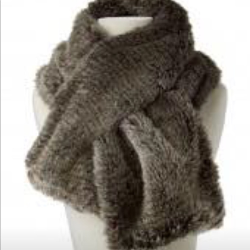 Stella & Dot Scarf - BNWOT. Faux Fur, Reversible.